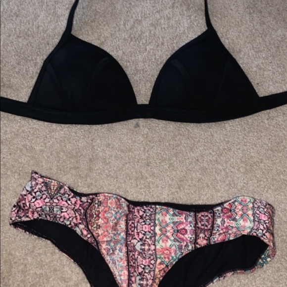 BIKINI BUNDLE - Picture 8 of 8